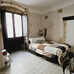 Sykia House